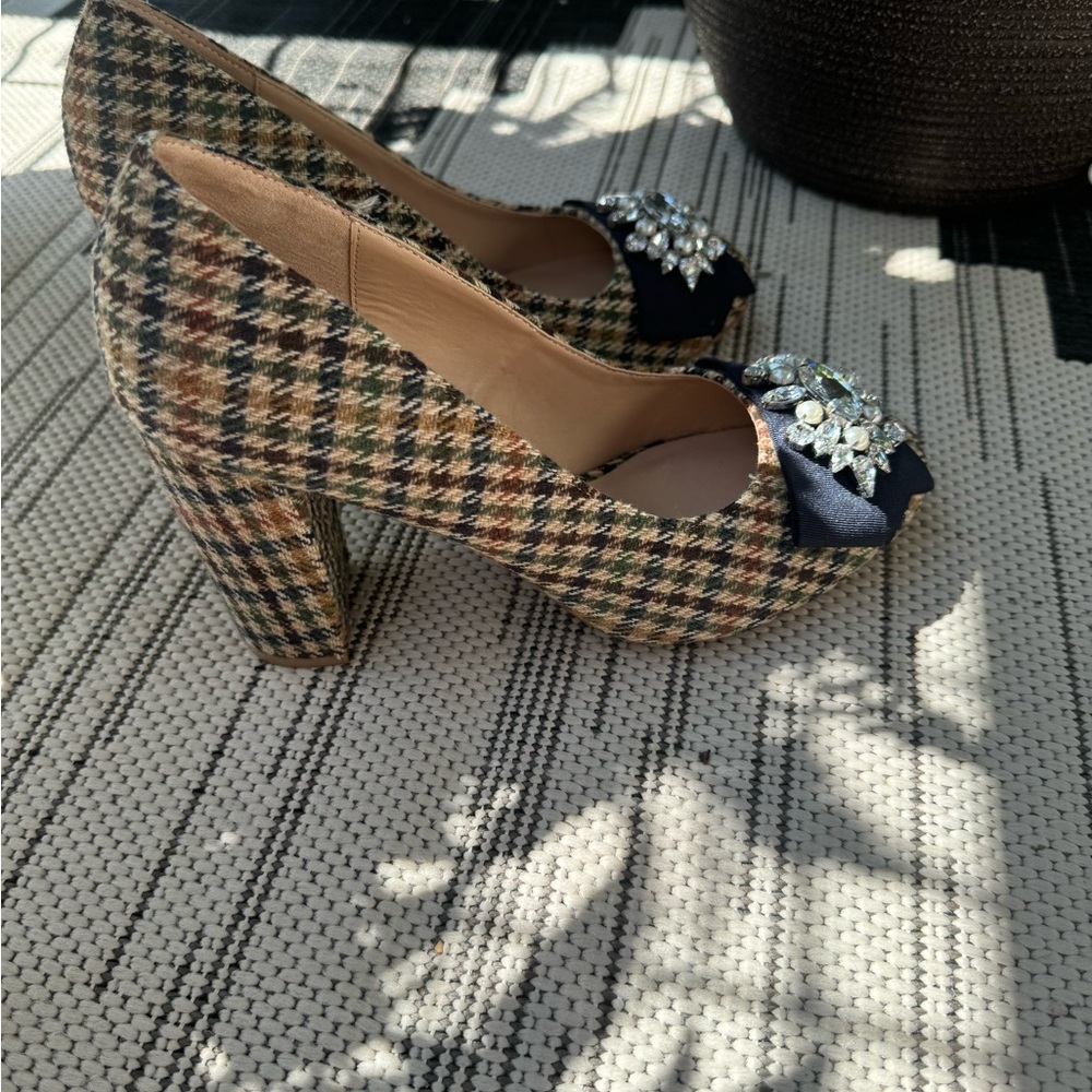 Kelly & Katie Elegant Plaid Heels with Crystal Embellishment size 8.5 - Picture 2 of 5